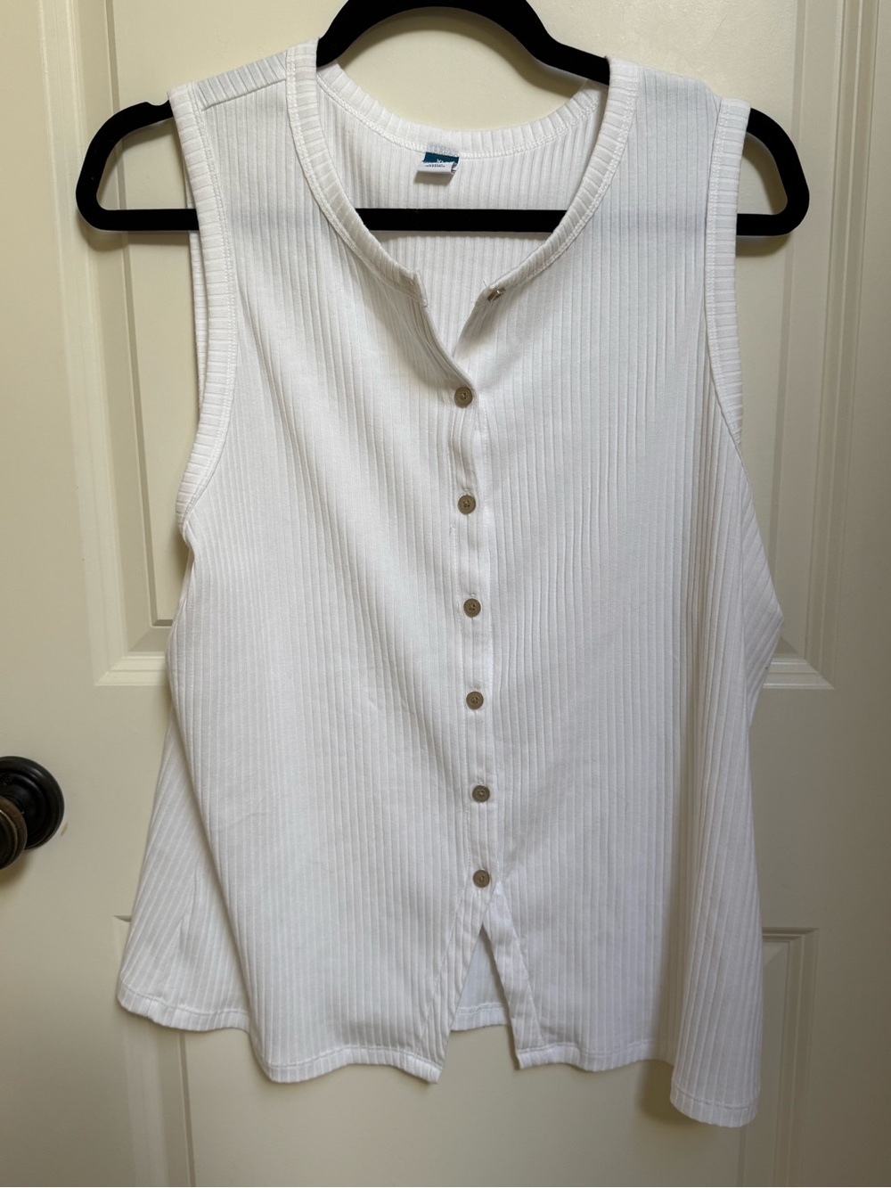 Old Navy White Ribbed Button-Front Sleeveless Tank